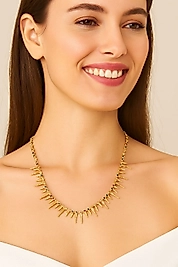 Altın Renkli Çok Renkli Taşlı Zarif Uç Detaylı Kolye