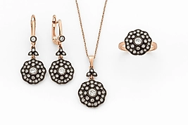 925 Ayar Gümüş Elmas Montürlü Çiçek Motifli Takı Seti