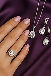 925 Ayar Gümüş Yuvarlak Kesim Zarif Takı Seti — Kolye, Küpe ve Yüzük